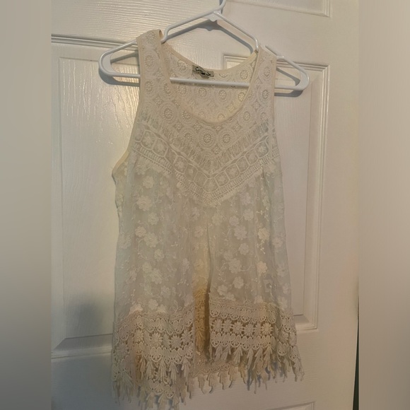 Haute Monde Lace Sleeveless Top - Picture 1 of 4